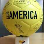 Balón autografiado del América al donar $650 al Teletón, fotos autografiadas donando $50 y poster donando $200 (cantidad limitada)