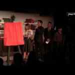 En la compra de un boleto para una obra de teatro recibe otro boleto gratis para otra obra