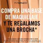 En Mac Cosmetics compra una base de maquillaje y llévate de regalo una brocha