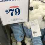 Calcetines tipo pantufla para dama a $79 en Old Navy