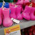 En Walmart liquidación de botas para la lluvia para niños a $30 pesos