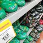 En Walmart liquidación de botas infantiles para lluvia a $60 el par