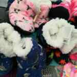 En Sams Club liquidación de pantuflas para niño a $49 pesos el par