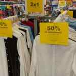 Camisas a mitad de precio y al 2x1 en la liquidación de Soriana