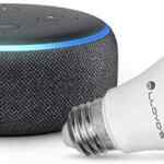 Bocina inteligente Alexa Echo Dot + foco inteligente con 57% de descuento en Amazon