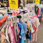 Liquidación Soriana de 70% de descuento en ropa para toda la familia