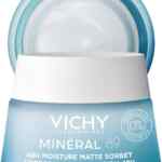 Hidratante facial matificante Vichy Minéral 89 con ácido hialurónico y ácido salicílico baja a un gran precio