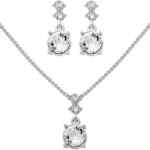 Juego de aretes, collar y dije con cristales bajan a su menor precio