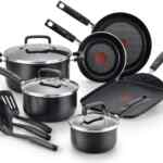 Batería de cocina T-Fal Signature con 12 piezas baja de precio