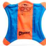 Juguete frisbee para mascotas Chuckit Flying Squirrel baja a su menor precio