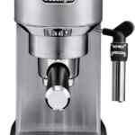 Cafetera tipo barista de acero inoxidable DeLonghi Dedida Deluxe baja a su menor precio