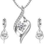 Set de collar y aretes de plata con brillantes bajan a un excelente precio
