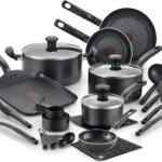 Batería de cocina T-Fal Initiative Easy Glide con 20 piezas baja a su menor precio
