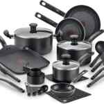Batería de cocina T-Fal Initiative Easy Glide con 20 piezas baja a su menor precio + 6 meses sin intereses