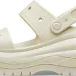 Sandalias de plataforma Crocs Mega Crush bajan a su menor precio
