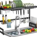 Escurridor de platos sobre fregadero de acero inoxidable baja a su menor precio