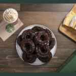 Promoción Starbucks Día de la Dona: Compra una bebida y llévate GRATIS una dona old fashioned de chocolate