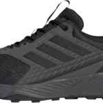 Tenis todoterreno para hombre Adidas Terrex Tracefinder Trail bajan a su menor precio