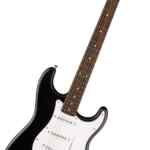 Guitarra eléctrica Fender Squier Stratocaster Debut Series baja a su menor precio