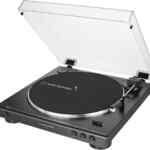 Tocadiscos automático Audio-Technica AT-LP60X baja a un precio muy bueno