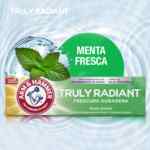 Pasta dental blanqueadora Arm & Hammer Truly Radiant de 121 g baja de precio