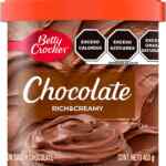 Betún de chocolate para pasteles Betty Crocker baja a un muy buen precio