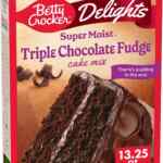 Harina para pastel de chocolate Betty Crocker Delights Triple Chocolate Fudge a un super precio
