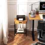 Mesa lateral auxiliar de madera y metal con estación de carga baja de precio