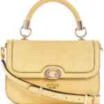 Bolsa para mujer Guess Orlina Flap baja a un gran precio
