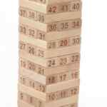 Juego didáctico torre tambaleante numerada bloques de madera con dados bajan a un excelente precio