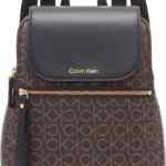 Mochila para mujer Calvin Klein Reyna Signature Key Item Flap baja a su precio más económico + 6 meses sin intereses Mochila para mujer Calvin Klein Reyna Signature Key Item Flap baja a su precio más económico + 6 meses sin intereses