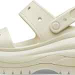 Sandalias de plataforma para mujer Crocs Mega Crush bajan a un precio buenísimo