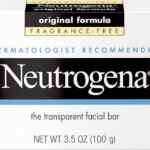 Barra de limpieza facial Neutrogena baja de precio