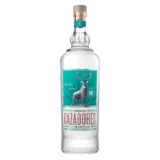 Tequila blanco Cazadores de 950 ml baja a un gran precio