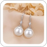 Aretes de perla para mujer en varios diseños bajan a un gran precio