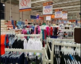 En Chedraui liquidación de ropa a $30, $60, $90 y $120 pesos
