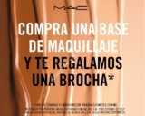 En Mac Cosmetics compra una base de maquillaje y llévate de regalo una brocha