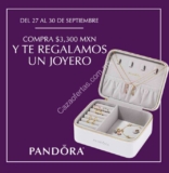 En Pandora joyero de regalo en compras a partir de $3,300 este fin de semana