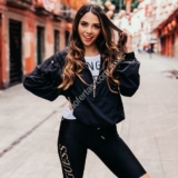 En Guess 30% de descuento en chamarras, suéteres y sudaderas