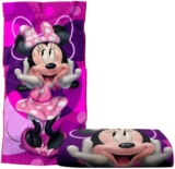 Toalla de baño estampada con diseño de Minnie Mouse baja a un gran precio