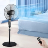 Ventilador de pedestal con altura ajustable y control remoto baja a su menor precio + cupón de $100 adicional