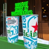 Promoción Wingstop Formula 1: Vaso conmemorativo de la F1 de regalo al pedir una cerveza