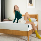 Colchón matrimonial de memory foam refrescante Zinus Airflow baja a un excelente precio