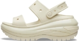 Sandalias de plataforma Crocs Mega Crush bajan de precio