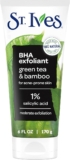 Exfoliante facial natural St. Ives Té Verde y Bambú baja a su menor precio