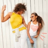 En Old Navy tank tops a sólo $99 hoy domingo