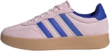 Tenis para mujer Adidas Barreda con textura de gamuza bajan a un excelente precio